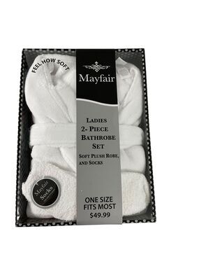 Mayfair Ladies 2-Piece Bathrobe Set with Plush Robe & Socks  One Size New in Box